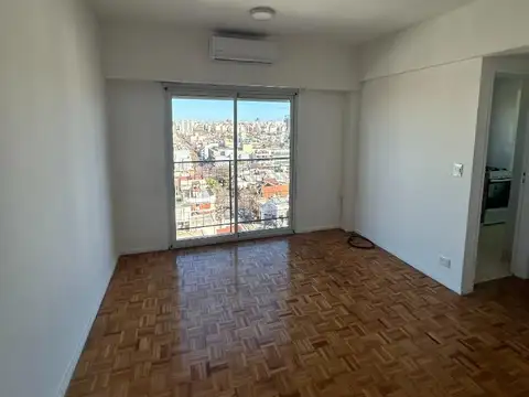 Departamento en Alquiler en Coghlan, $ 610.000