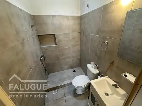 Depto Tipo Casa en Alquiler 40 años