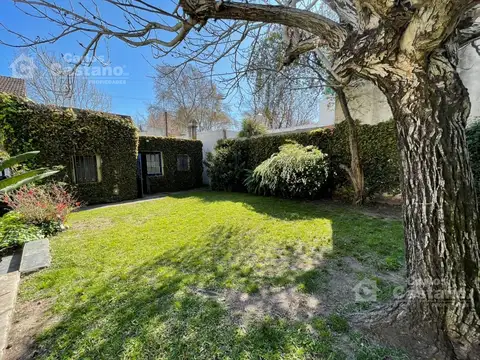 Casa en 1 Planta, 3 Amb. Sobre Lote de 8,66x31,19m con Gran Fondo Libre
