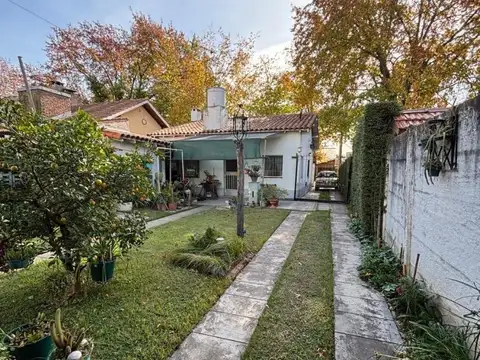 Casa 5 ambientes con 2 baños