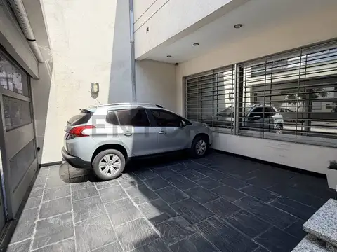 Campana 3300, Piso 0