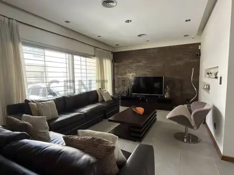Casa en Venta en Villa del Parque, USD 745.000