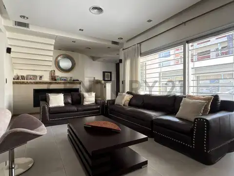 Casa 5 ambientes con 3 baños