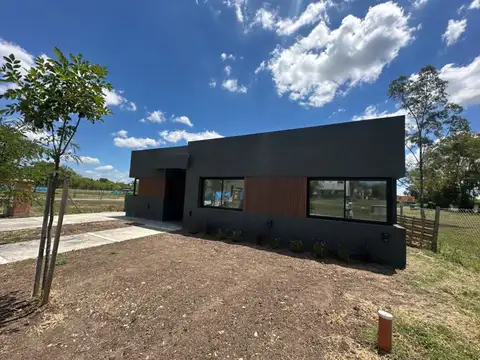 VENTA CASA A ESTRENAR SANTA SOFIA 4 AMBIENTES