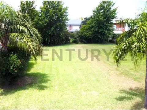 Venta Lote sobre avenida barrio Cadaques, Funes Hill