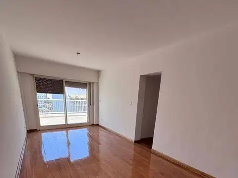 Venta de Departamento 4 Ambientes en Flores