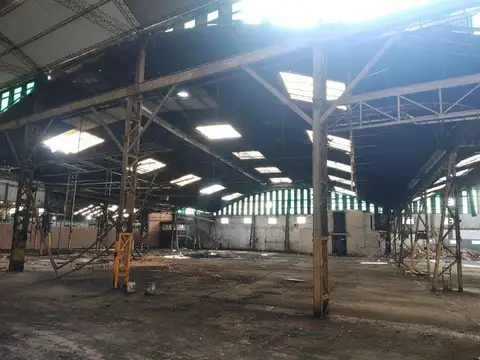 Nave Industrial en Triangulo