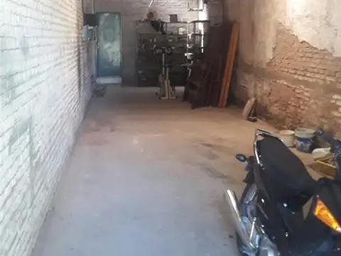 AMPLIO DEPOSITO CON VIVIENDA