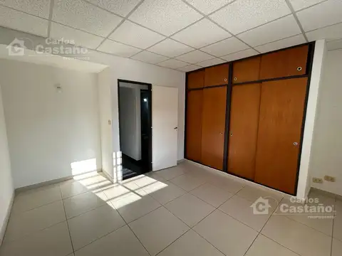 Impecable Dúplex 3 Amb. con Jardín y Cochera