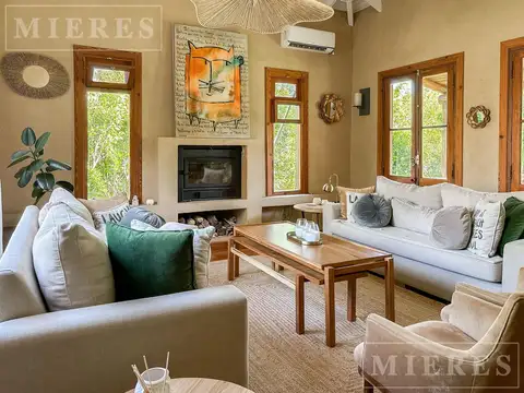 Casa 6 ambientes con 2 baños