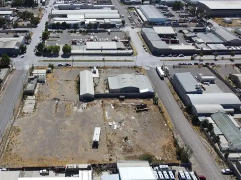 Terreno en  esquina barrio industrial