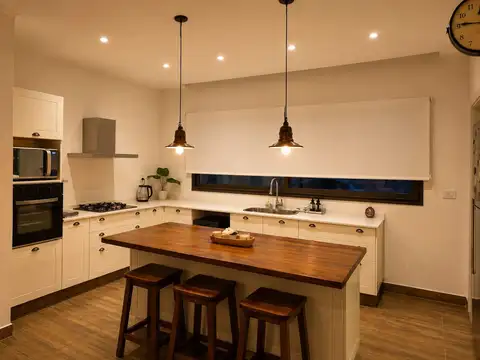 Casa en Venta en Luzuriaga, USD 240.000