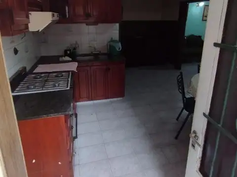 Casa 5 ambientes con 2 baños