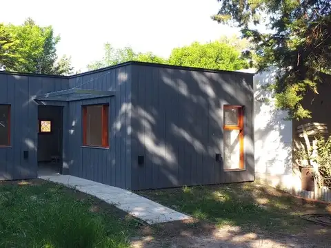 CASA EN VENTA CON LOTE SICARDI