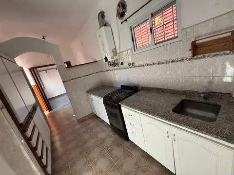 Casa 3 ambientes con 1 baño