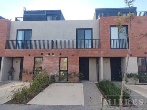 Casa en Venta en Santa Ana Joven - Townhouse - Villanueva