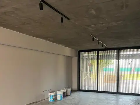 Casa en Alquiler con 2 cocheras