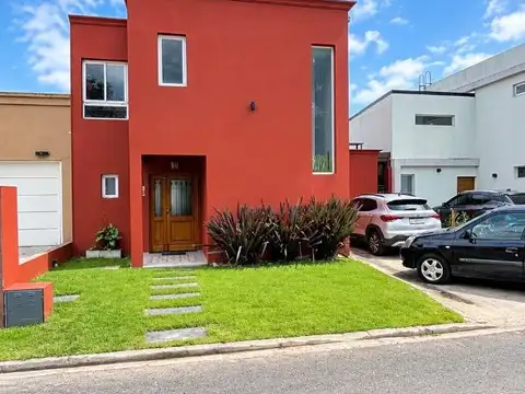 Casa en Venta 3 Ambientes con Pileta y Quincho - Agustinas 1