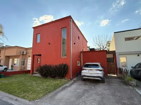 Casa en Venta 3 Ambientes con Pileta y Quincho - Agustinas 1