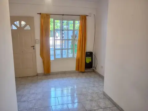 Depto Tipo Casa en Venta en Olivos, USD 150.000