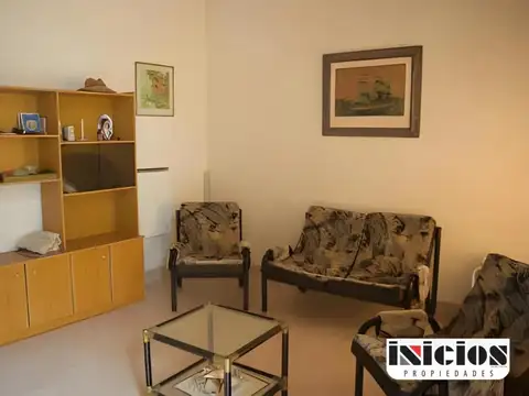 Casa 2 ambientes con 1 baño