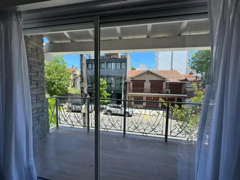Hermoso Chalet, zona centro, reciclado a nuevo.
