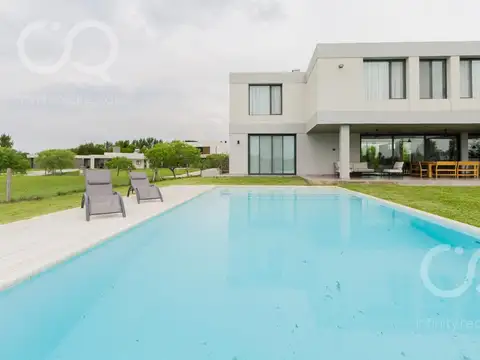 Casa en Venta en Countries y Barrios Cerrados en Campana, USD 499.000