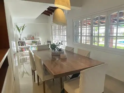 Casa 4 ambientes con 3 baños