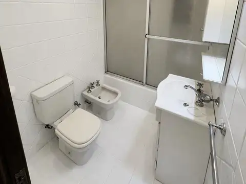 VENTA CASA 4AMB BERNAL COCHERA JARDIN
