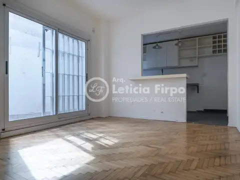 Departamento con dos patios, luminoso y silencioso.