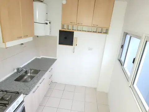 Thorne 1100, Piso 1