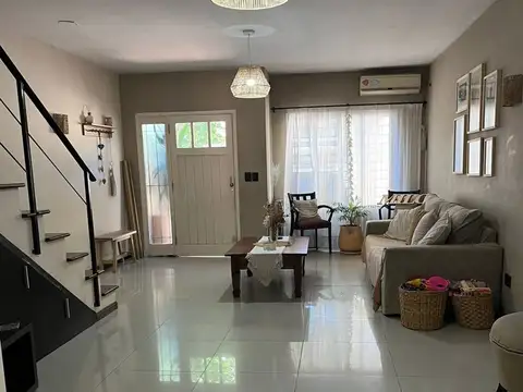 CASA 3 AMBIENTES VENTA BELLA VISTA