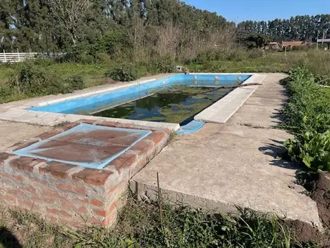 Amplio terreno con pileta luz asfalto apto usos multiples