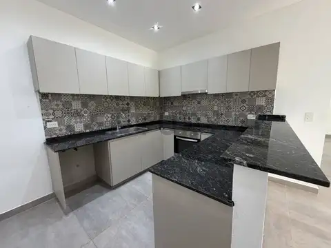 Casa 5 ambientes con 2 baños