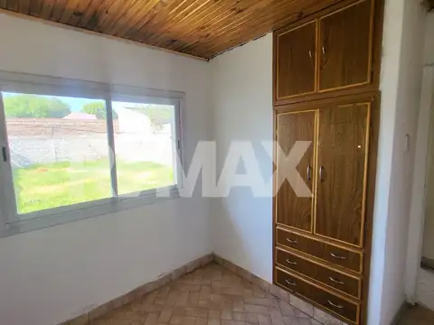 VENTA CASA+ DOS SALONES COMERCIALES EN CIPOLLETTI