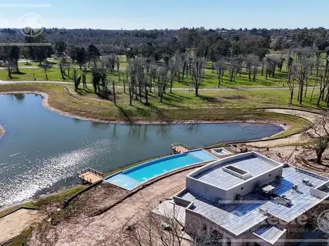 Lote en el barrio cerrado Abrilsur, lote CENTRAL fondo Noroeste.