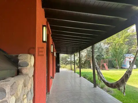 MADRESELVAS 100, Piso 0
