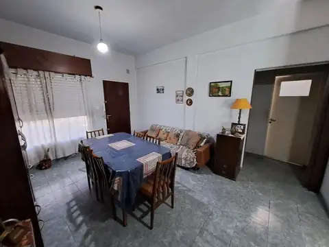 Venta CASA DE 3 AMB. y DEPTO DE 4 AMBIENTES