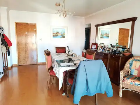 Departamento 3 dormitorios 2 baños renovado- Área Centro Este