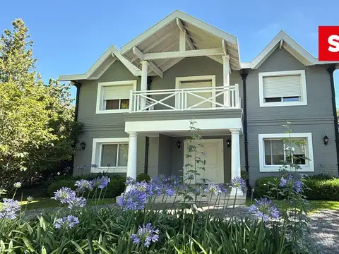 Casa muy solida en  Ayres de Pilar, en venta. 5 cuartos. piscina. Apto crédito