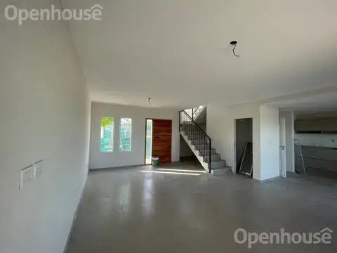 Casa 5 ambientes con 2 baños