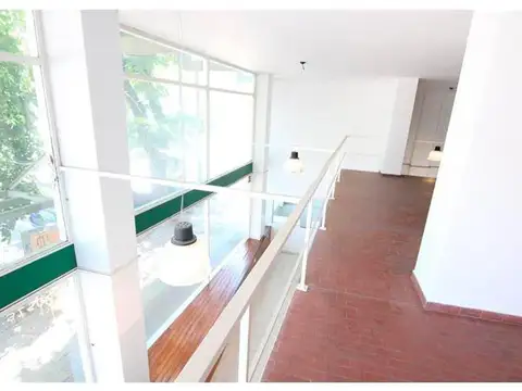 Local en Venta en Olivos, USD 350.000