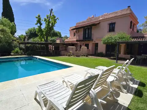 CASA en VENTA en LA HORQUETA, 9 AMBIENTES JARDIN