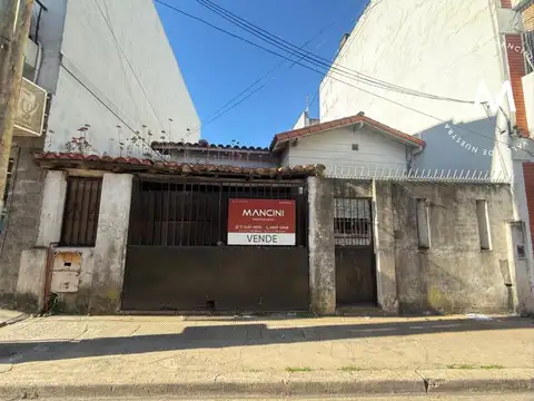 Casa en venta de 4 ambientes a refaccionar - José León Suarez