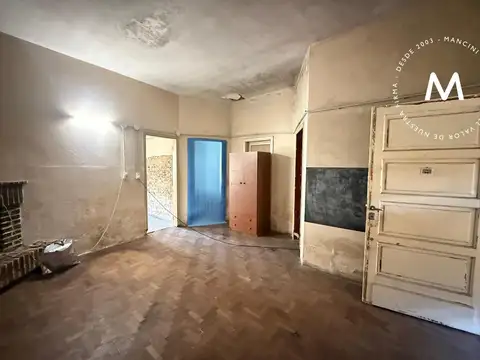 Casa en venta de 4 ambientes a refaccionar - José León Suarez