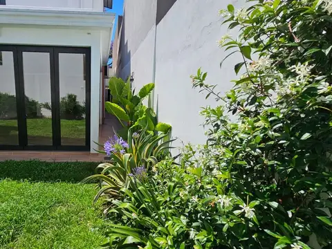 Depto Tipo Casa en Venta de 1 dormitorio