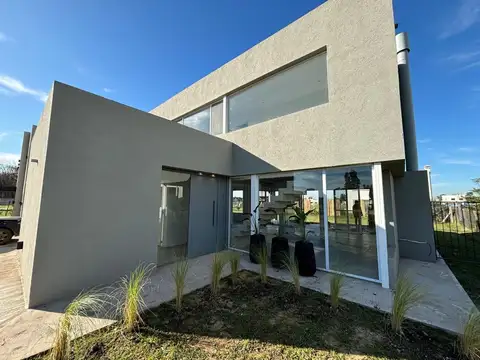 Casa  en Venta en Santo Tomas, Derqui, Pilar