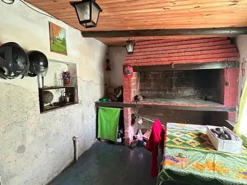 SE VENDE CASA EN BARRIO CAIMA ( DESVIO ORIJON )