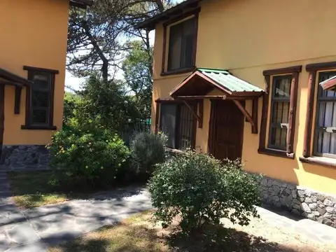 Casa - Venta - Argentina, Villa Gesell -  310  200