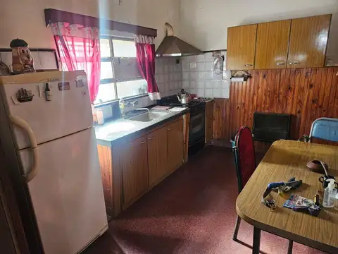 Casa 3 ambientes con 1 baño